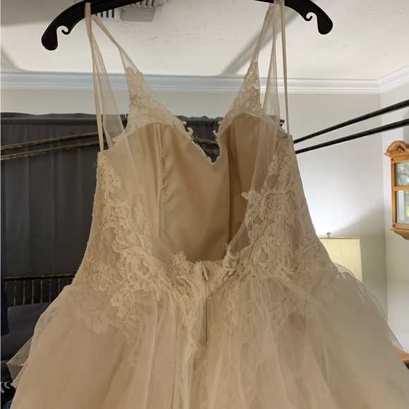 Alvina Valenta 9301 Wedding Dress - Picture 6 of 6